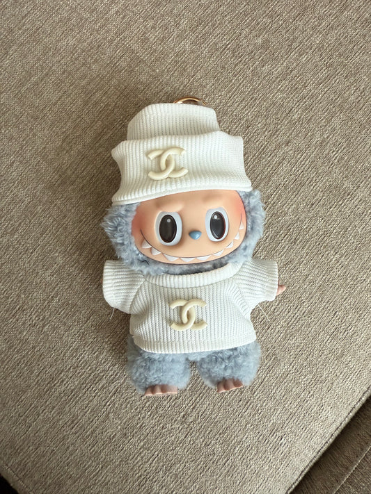 THE CLASSIC IN WHITE/ WHITE